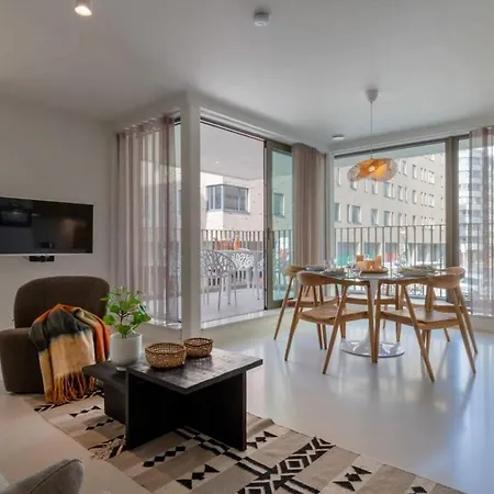 Huswell - Queen At Sea: Modern 2 Bedroom Apartment Ostende